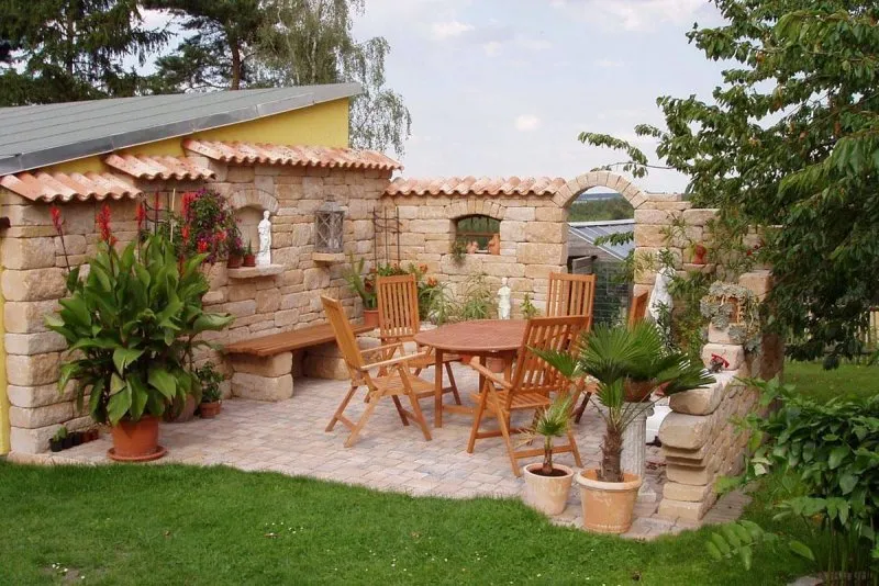 Хозяйственный двор на приусадебном участке