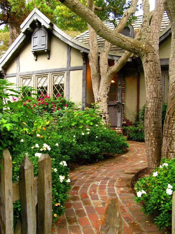 Красивая дача