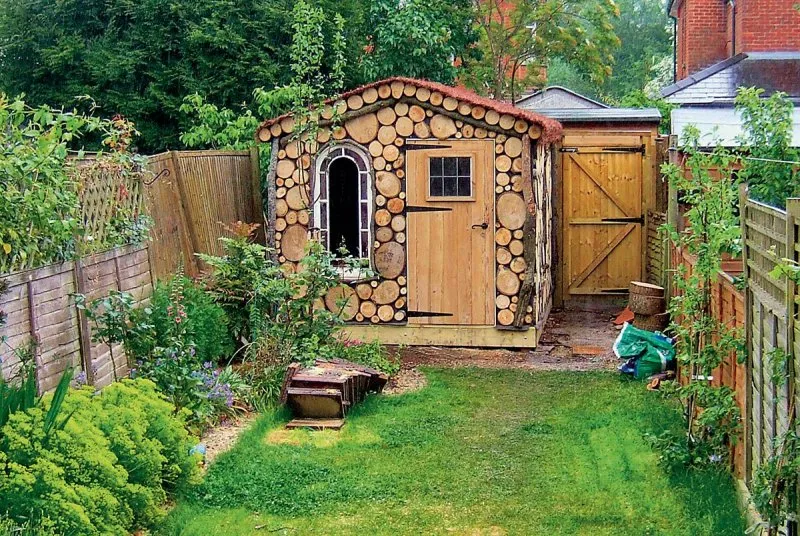 Красивые сараи на дачном участке