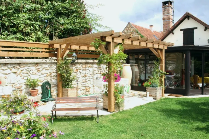 Двор в стиле Кантри