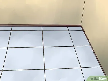 Изображение с названием Tile a Bathroom Floor Step 13